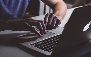 财经:原油与期货-特斯拉美股涨幅扩大至5%